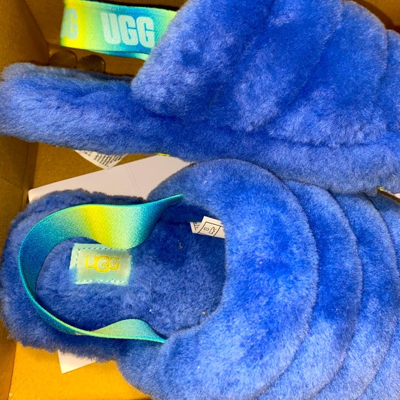 k FLUFF YEAH SLIDE UGGS - Picture 1 of 2